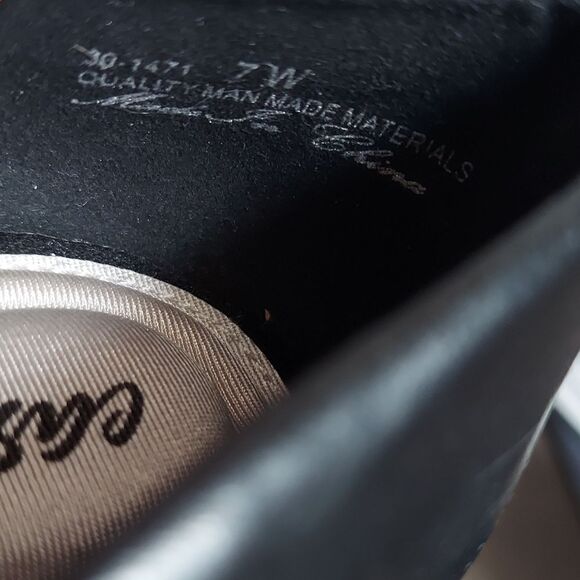 Easy Street Pointe Pump Black Faux Leather Size 7W - Picture 3 of 10